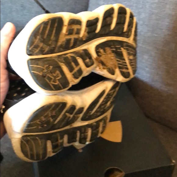 Under Armour Shoes - Picture 6 of 6